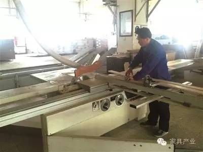 工序 | 让技术生产员带你亲睹实木家具的诞生！